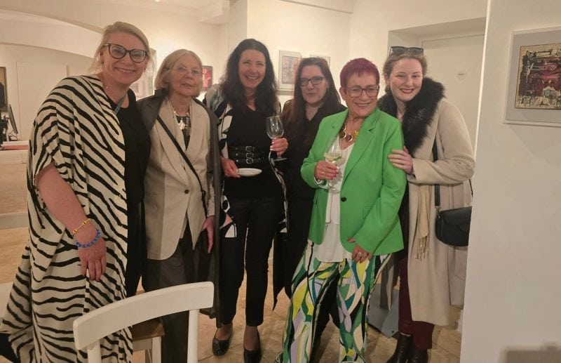 Ist die Kunst weiblich? Beim Abend des Marketing Club Leipzig in der Galerie Tschart war ich Fotografin und Podiumsgast zugleich. Ein Rückblick über Sichtbarkeit, Künstlerpaare und die Frage, wessen Namen in der Kunstgeschichte bleiben.