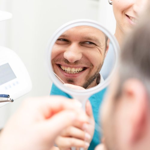 Zahnarzt, Zahnärztin Leipzig, Connewitzer Kreuz, Kinderzahnarzt, Dr. Höhne, Karl Liebknecht Straße, Zahnerhaltung, Zahnarzt für Angstpatienten, guter Zahnarzt, bester Zahnarzt, kompetenter Zahnarzt, nettes Praxisteam, moderne Arztpraxis, Ärzteteam, Fachärztin, unfassende medizinische Versorgung, ärztiches Team, große Sicherheit, Claudia Masur Fotografie, Peoplefotograf

©claudiamasur.com